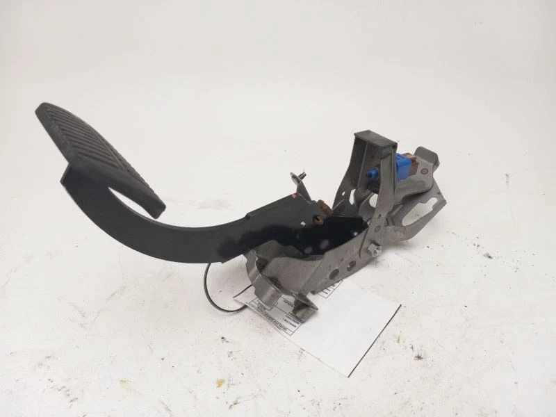Pedal de freno Subaru Impreza 2015 Foto 3 de 4