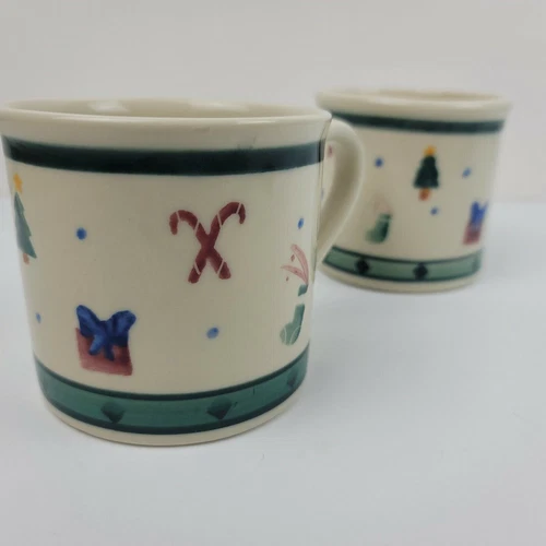 2x Vintage Hartstone Pottery Coffee Mugs - Christmas Design - Good Condition