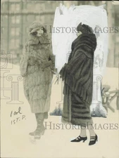 1922 Press Photo Models of Holt, Renfrew & Company wearing sable coats in Quebec