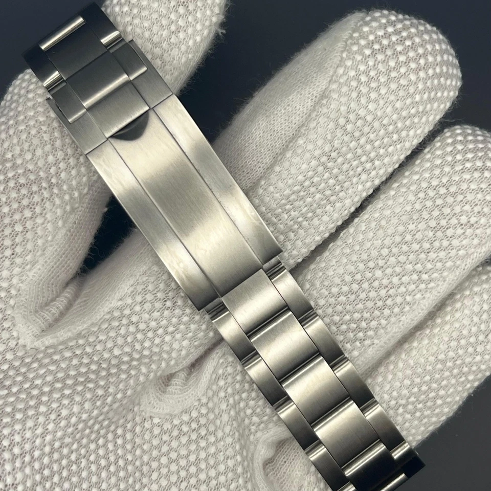 Seiko 40MM Automatic NH35 Divers Watch - Black Bezel Stainless Steel Bracelet - Image 4 of 4