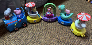 Peppa Pig Peppa's Magical train Parade Play set, with figures, but NO WAND