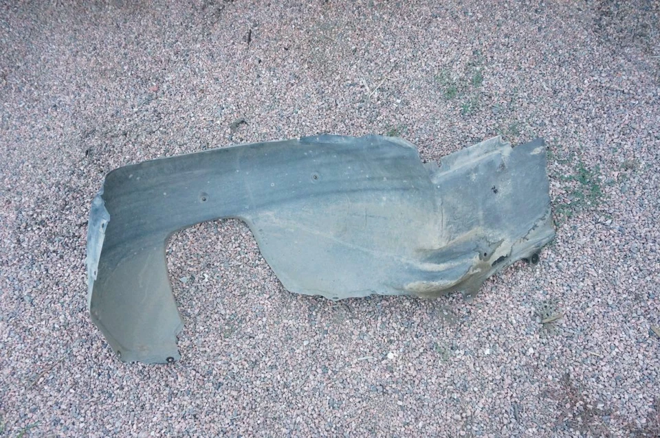 Protector contra salpicaduras revestimiento guardabarros delantero izquierdo OEM BMW E46 99-00 323i 328i Foto 2 de 4