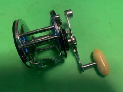 VINTAGE PENN LONG BEACH NO. 60 CONVENTIONAL FISHING REEL MINTY