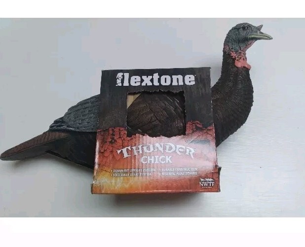 New Flextone Thunder Chick Lifelike Portable Hen Breeding Decoy
