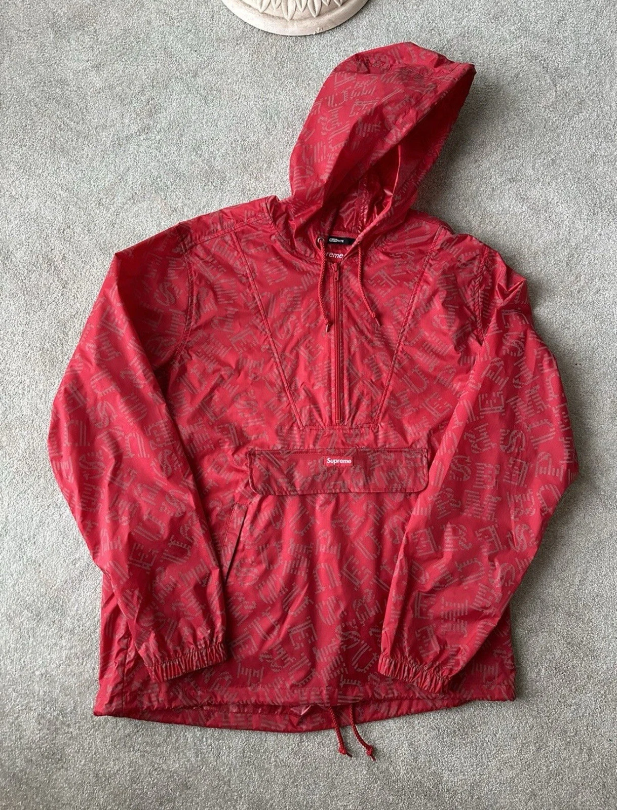 Pull coupe vent réfléchissant Supreme Illuminite SS15 rouge grand rare