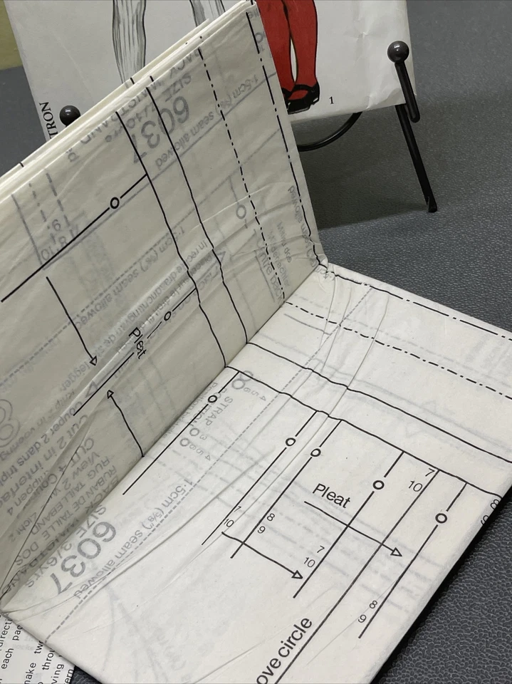 UNCUT Vintage New Look 6037 Girls Dress Sizes 3 4 5 6 7 8 9 10 Jumper Suspenders - Image 4 of 4