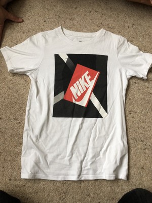 boys white nike tshirt