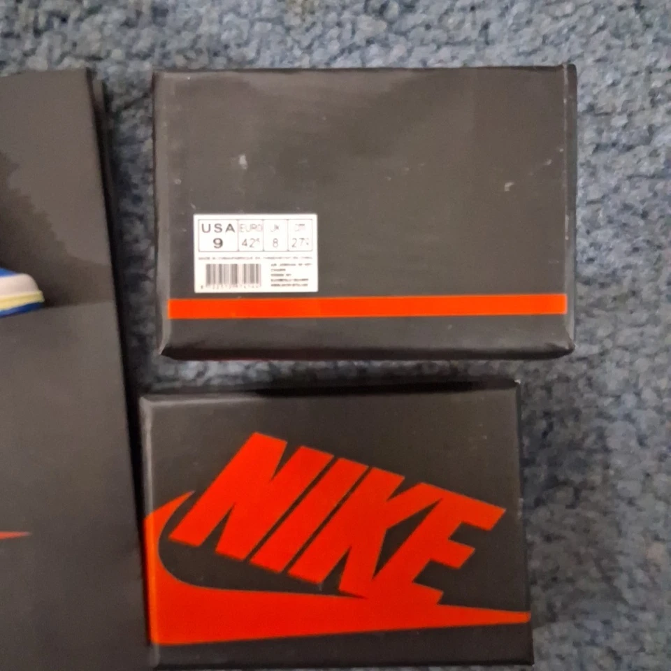 AJ1 Travis Scott 3D Mini-Tênis Chaveiro; 1 Par; com Mini Caixa e Bolsa - Imagem 3 de 3