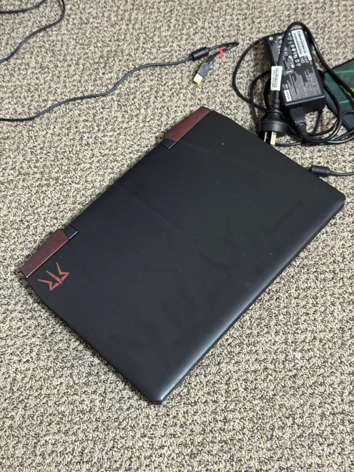 Portátil para juegos Lenovo Y700 Rescuer 15ISK 15.6" i7-6700HQ 12GB RAM 2TB GTX960M Foto 4 de 4