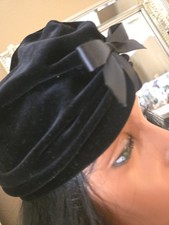 VINTAGE Women's Black Velvet Pillbox Hat with Satin Ribbon PRISTINE Condition