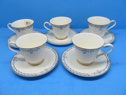 Royal Doulton Josephine Gold Cups And Saucers Bundle of 5 sets - Picture 9 of 9
