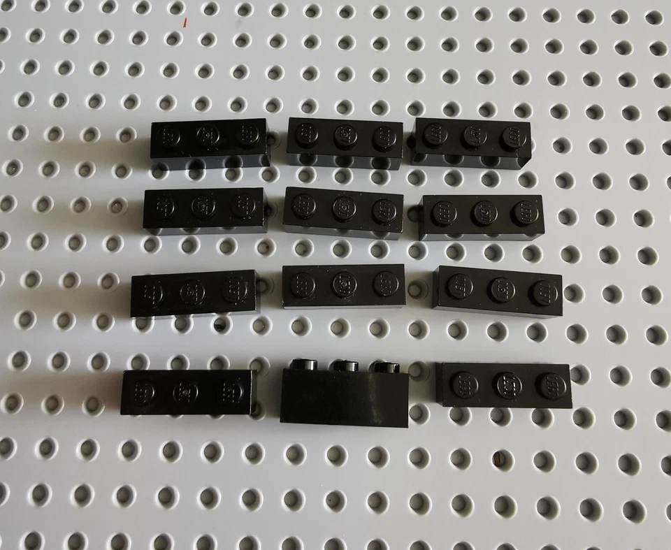 LEGO Basic Baustein Grundstein Basisstein 1x3 schwarz 12 stk black Brick 3622 R1 - Bild 1 von 1