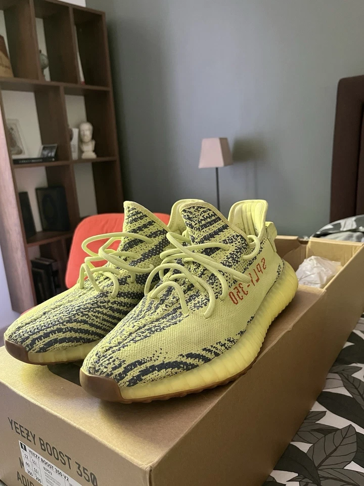 Adidas Yeezy Boost 350 V2, photo 1 sur 5