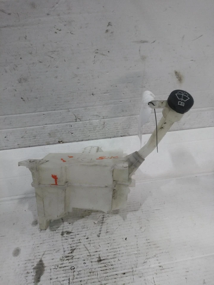 2016 Chevrolet Trax Washer Fluid Reservoir 1.4L OEM Black 139K Miles - Imagem 2 de 4