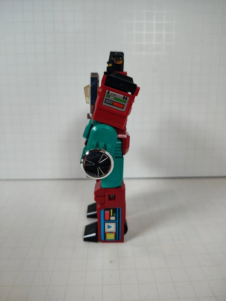 Transformers G1 Vintage Microscope Perceptor #4 100% complete with Paperwork - Image 3 of 4