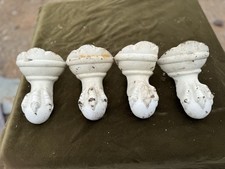 Antikes Gusseisen Wannenkrallenfuß Badezimmer 4er Set. Ein Bein ist gebrochen