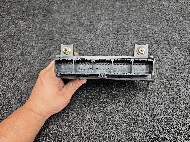 2006 KIA Opirus Other Module 954103F000 - Photo 4/4