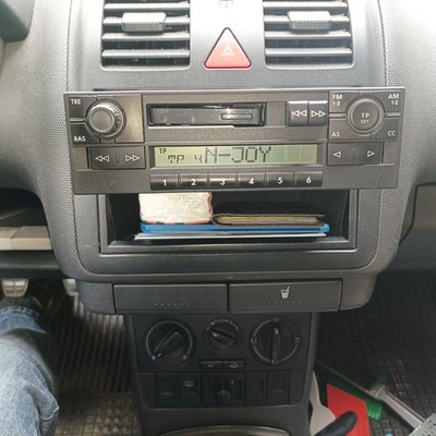 VW Autoradio Alpha 5 (5.Generation) mit Code + Guide, blaues Display, teildefekt