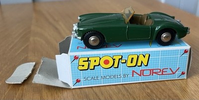 M.G. A Spot On von Norev neu aufgelegt Maßstab 1:43