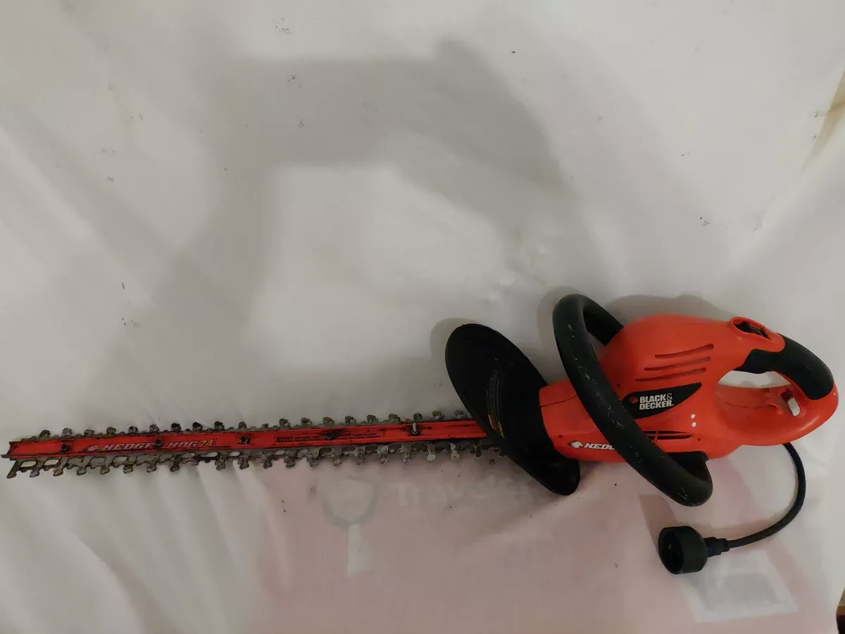 Hedge Hog Black Decker HS2400 electric 24 Hedge Trimmer. Great shape light  used