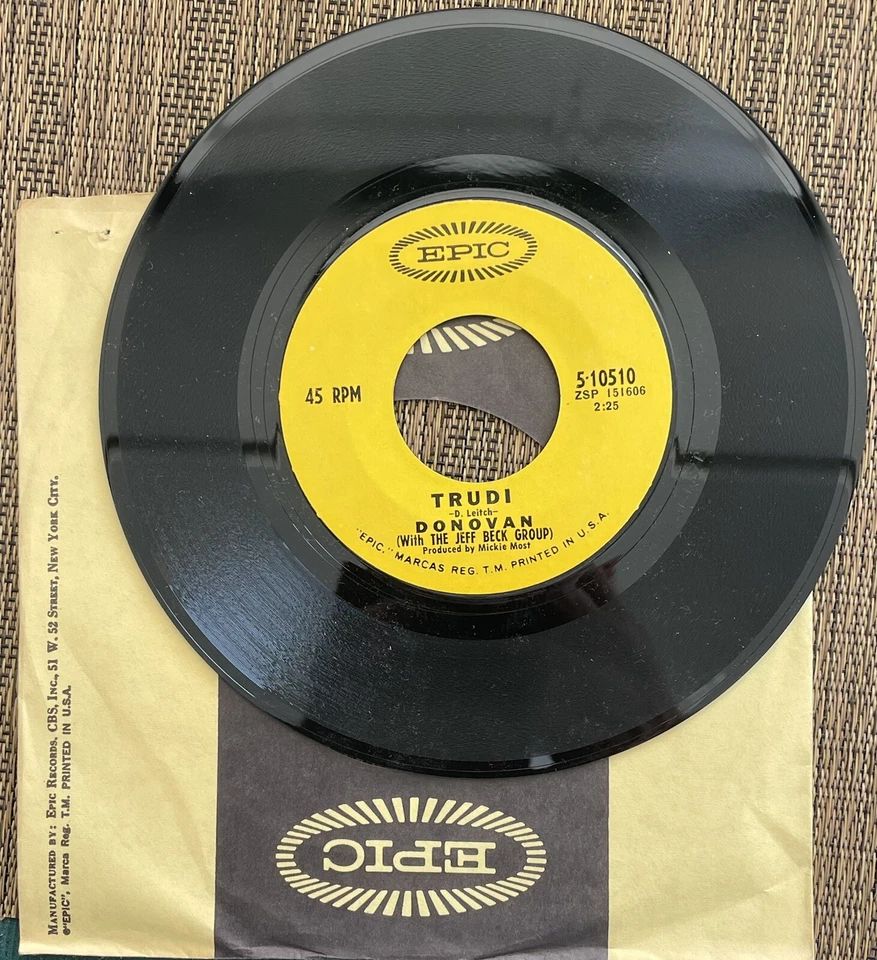 Donovan w/ Jeff Beck / Goo Goo Barabajagal (Love Is Hot) / 7” Vinyl 45 - Epic M - Image 2 of 2