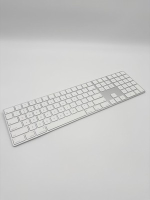 Apple Magic Keyboard 2 Gen QWERTY US ANSI Layout Weiß Nummernblock Refurbished