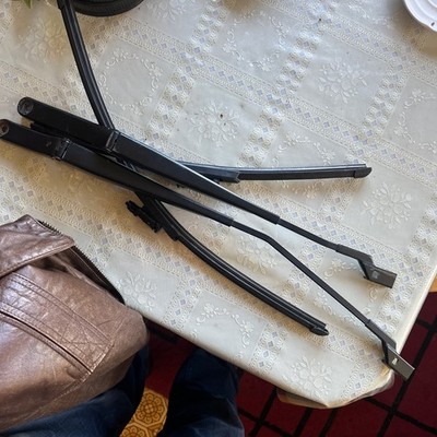 Windshield Wiper Arm Set 05-07 VW Jetta Rabbit GTI Polo MK5 OEM 1K1955409/410 