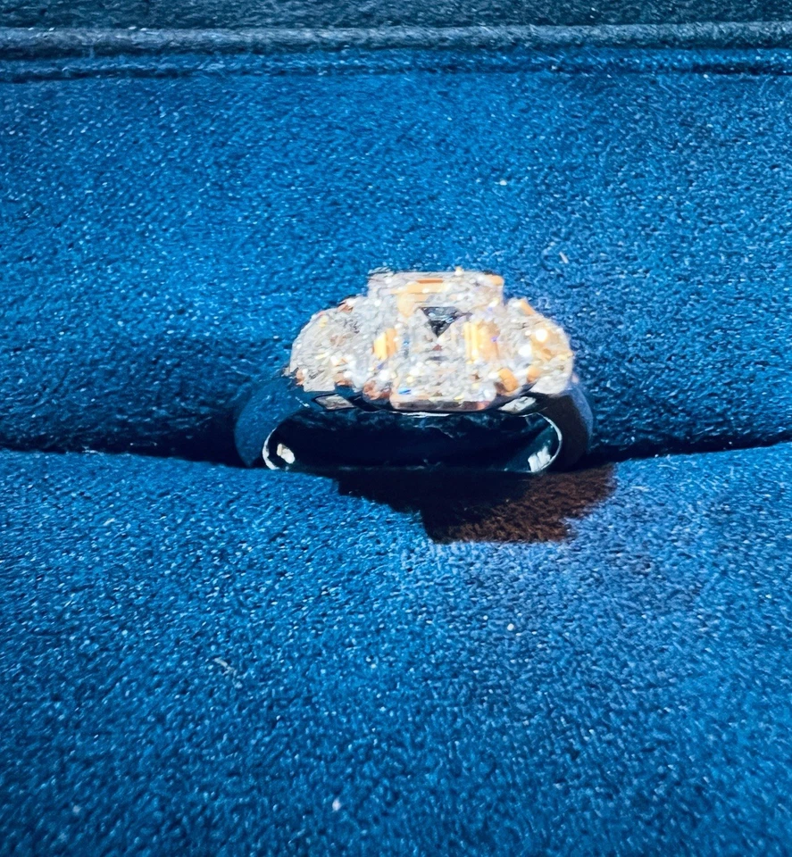 1.74 TCW 18k GIA 1.30ct F/VVS2 Square Emerald Cu Natural Diamond Engagement Ring - Image 2 of 4