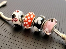 SET OF 4  NEW AUTHENTIC PANDORA MINNIE AND MICKEY MOUSE MURANO CHARMS