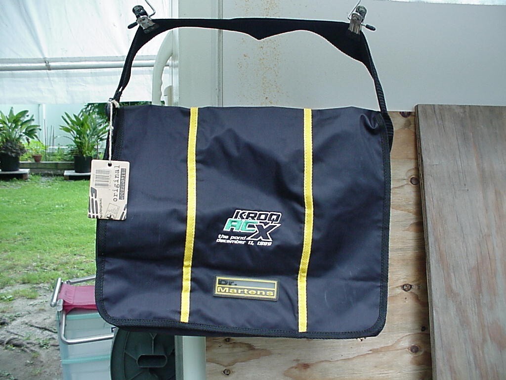 VINTAGE Marten Travel Bag-Original TAG-Air Wair-BLACK-