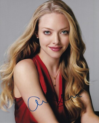 AMANDA SEYFRIED signed autograph 20x25cm MEAN GIRLS in person autograph ACOA