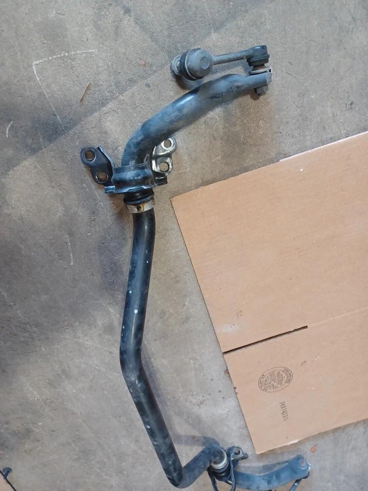 2003-2008 Nissan 350Z  Front OEM Stabilizer Sway bar A/T  - Imagem 2 de 3