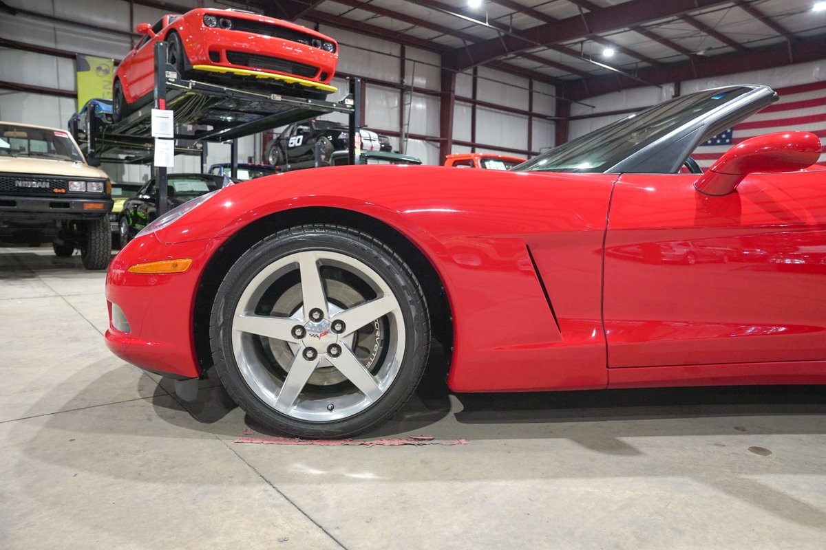 2005 Victory Red Chevrolet Corvette   | C6 Corvette Photo 3