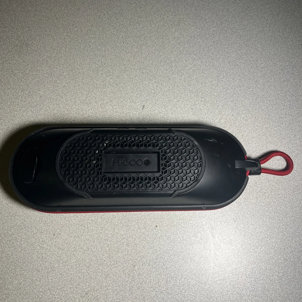 Altavoz Portátil FUGOO Bluetooth Go Negro con Borde Rojo Modelo FSNA3 Foto 3 de 4