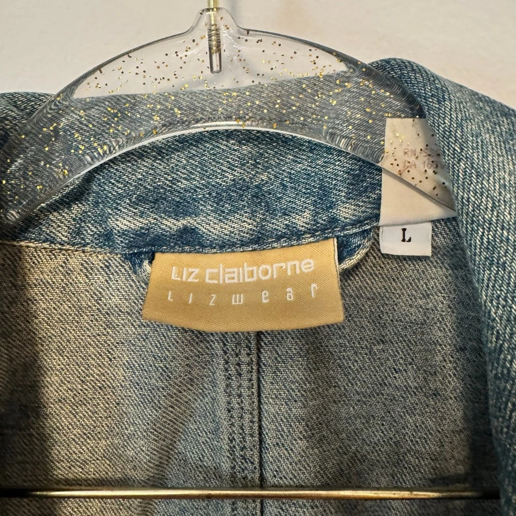 Vintage Liz Claiborne Denim Jacket Light Wash Large Pockets - product detail image 6