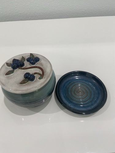 Maine Rowantrees Pottery Jam Jar / Sugar Bowl With Matching Under plate - Picture 6 of 7