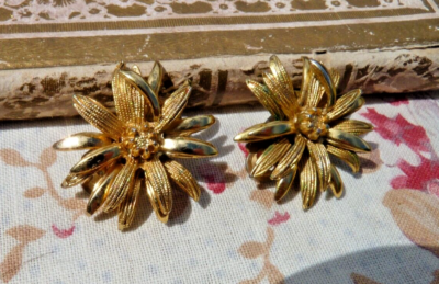 boucles d'oreilles plastique noir & blanc Couture Vintage 50's à clips