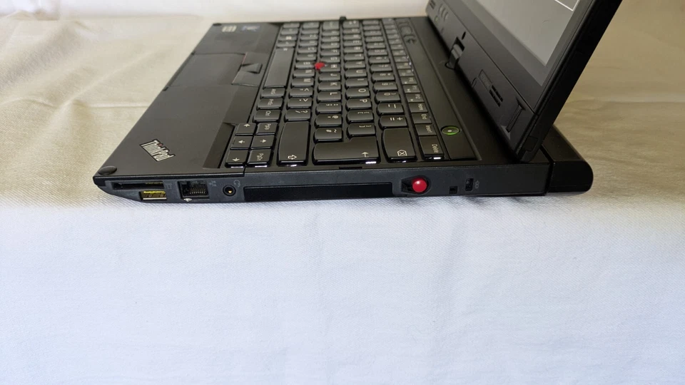 Lenovo Thinkpad x230T LIBREBOOT Backlit kb IPS i5-3320M 8gb ram 120gb ssd - Image 3 of 4