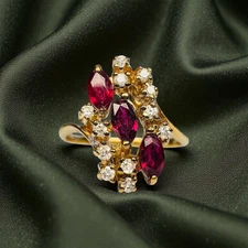 VINTAGE- 10K Gold- Natural Ruby & Diamond Ring -Size 5- 1CTTW Cluster Ring 2.2g