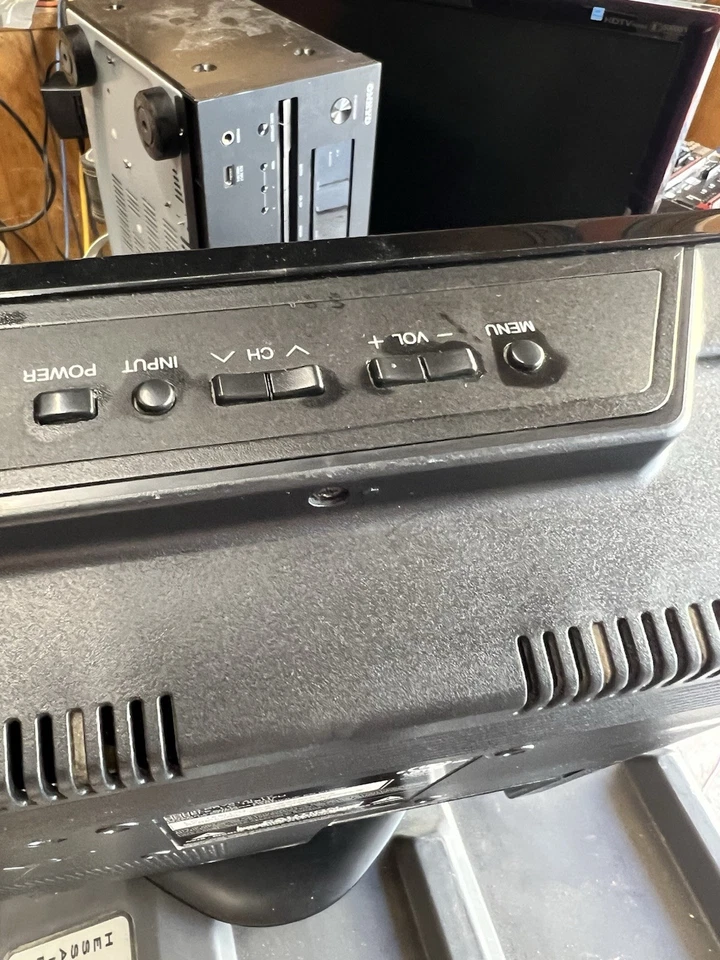 Sharp Liquid Crystal TV LC-15SH7U 15 Inch LCD TV No Remote Retro Gaming - Image 4 of 4