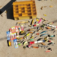 Vintage  Fishing Tackle Plano  Box  Wooden Lures Heddon Rapala jitterbug use new