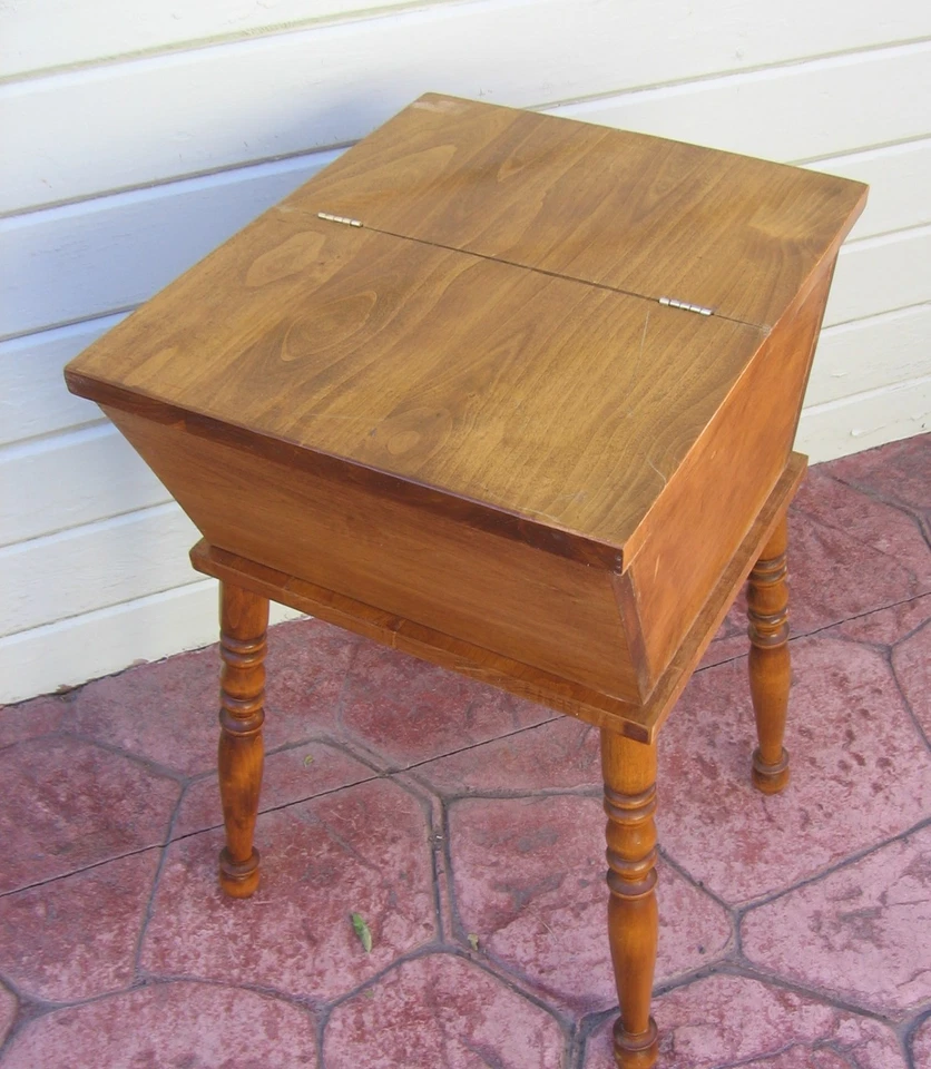 VINTAGE FARMHOUSE COTTAGE WOOD DOUGH BOX END TABLE SEWING BOX FLIP TOP HINGE LID - Image 2 of 4