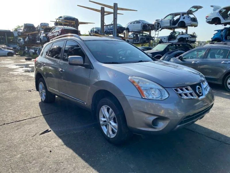 Soportes de radio 2012 Nissan Rogue Foto 3 de 4