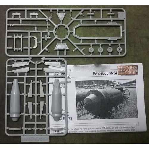 Amodel NA72009 Plastic model kit 1:72 FAB-9000 M54 (Soviet high-explosive bomb) - Picture 18 of 24
