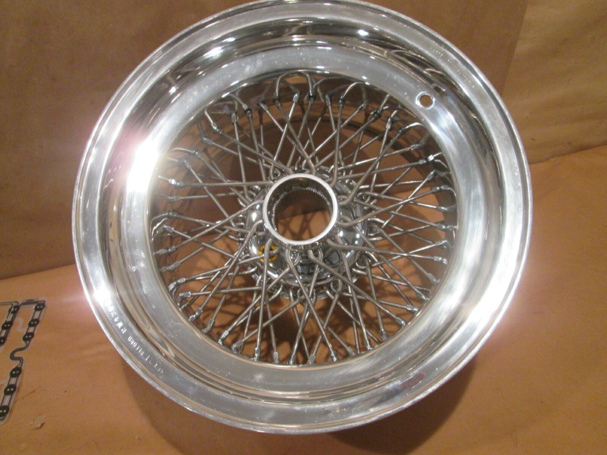 モンマリエシェリル　B65 Borrani Wire Wheel 15X9 Ferrari 365 GTB/4 Refurbished P/N