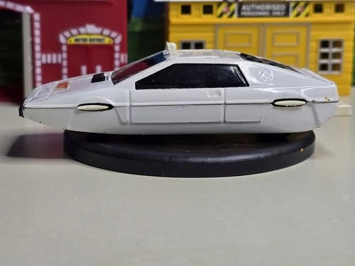 Vintage 1977 Corgi  JAMES BOND  007 LOTUS ESPRIT  The Spy Who Loved Me