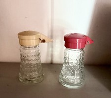 Vintage 1950s Danielle&rsquo;s Flip,diamond Glass,Top Salt And Pepper Shaker Set