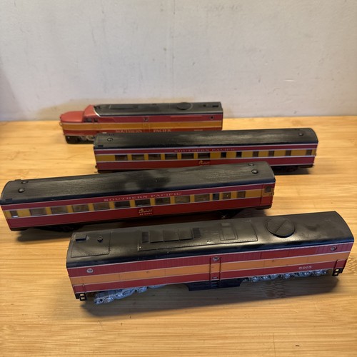 HO Scale Southern Pacific Set, 6009 Lokomotive, Mailcar 5037, Personenwagen 456 | Zustand: Used