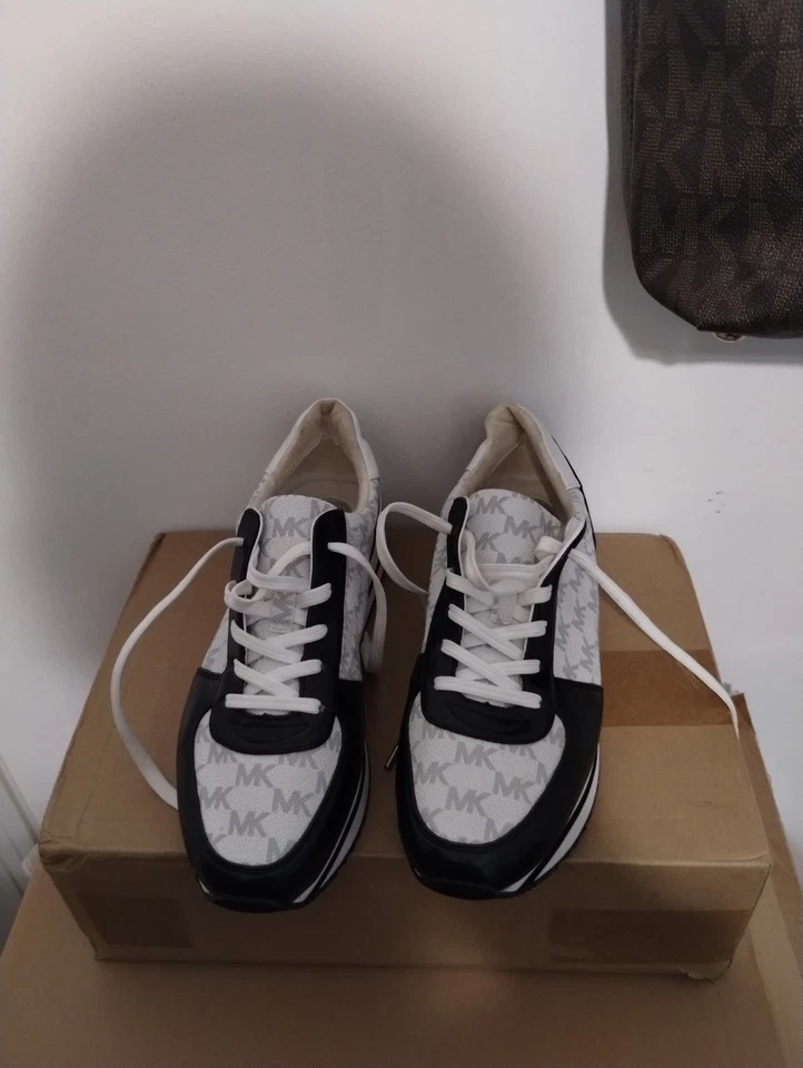 Zapatillas para mujer Michael Kors talla 10 Foto 4 de 4