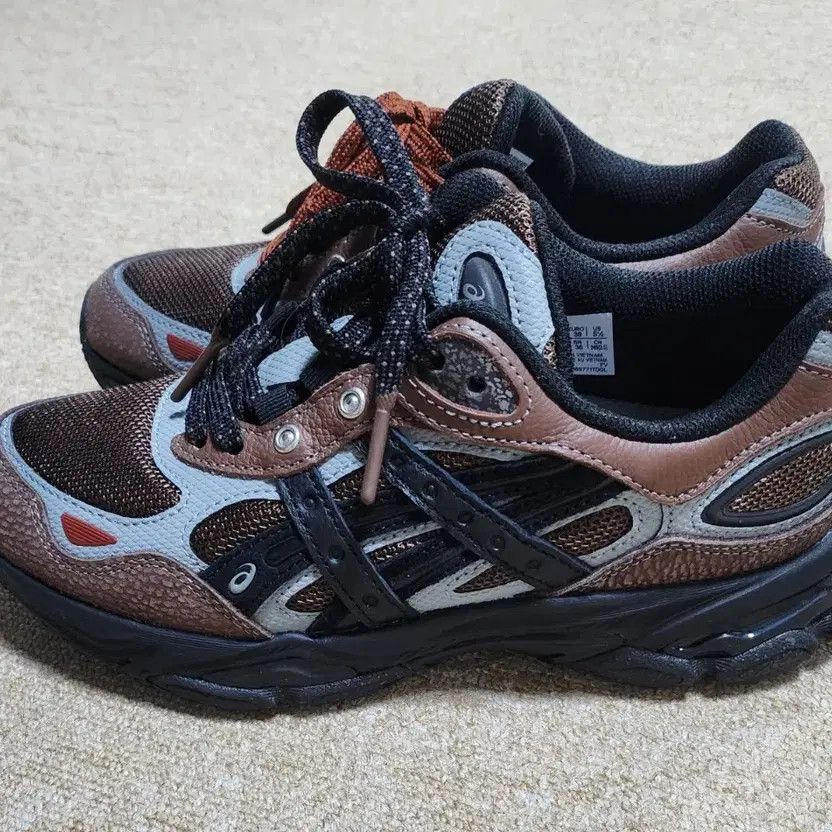 Asics Gel NYC 2.0 Running Shoes - 240mm, Mahogany Black